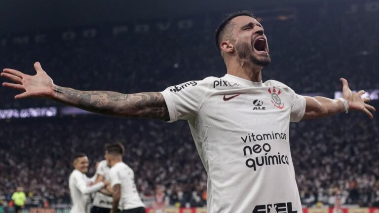 Renato Augusto se despede do futebol como ídolo do Corinthians