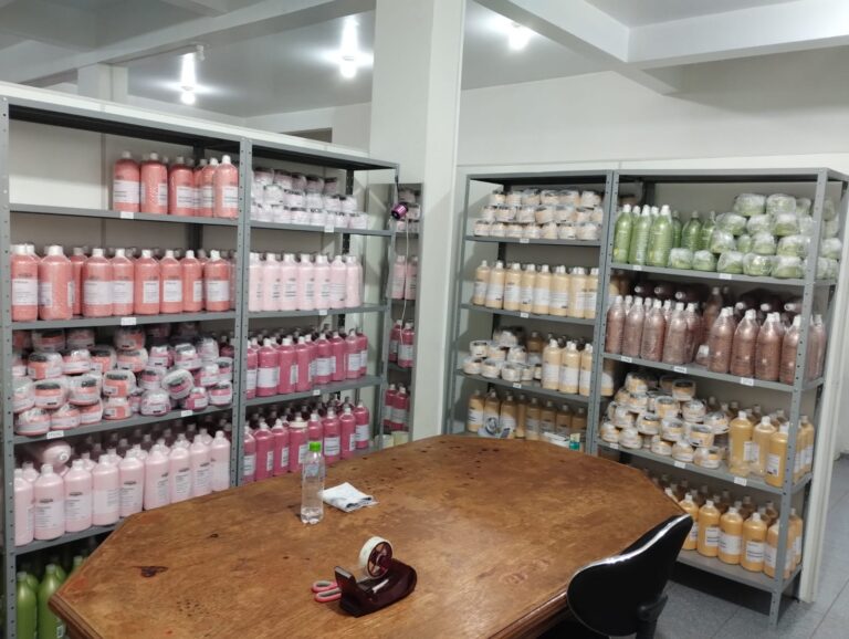 Milhares de cosméticos falsificados apreendidos em Cascavel