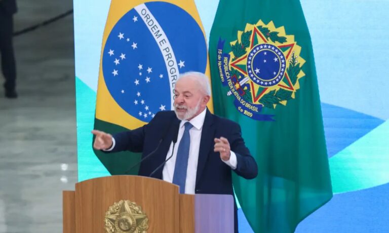 Lula critica PEC que dificulta processos contra parlamentares