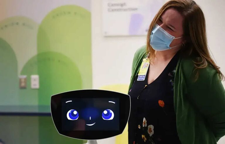 Robô terapêutico ajuda crianças e idosos em hospitais