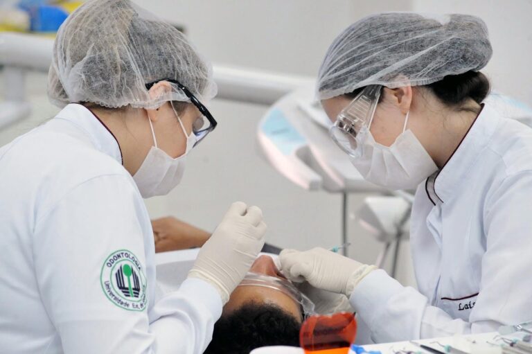 Prevenção e diagnóstico precoce do câncer bucal são essenciais