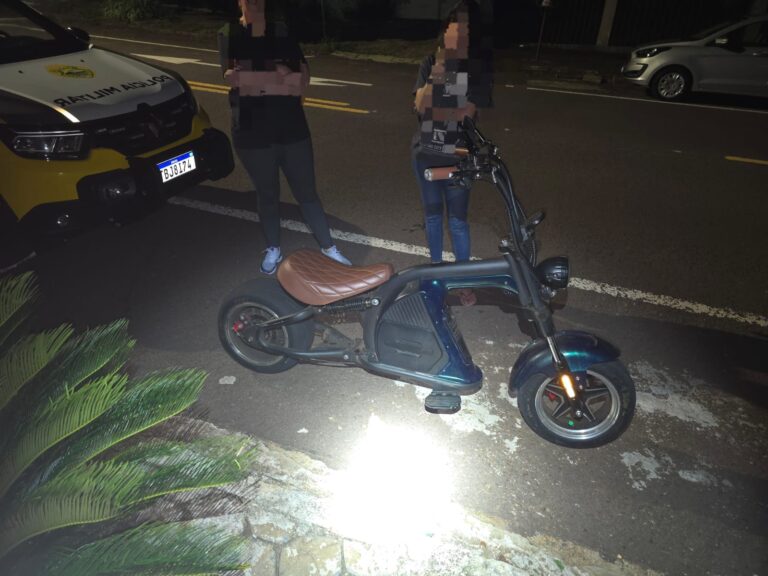 Adolescente é flagrado conduzindo scooter elétrica irregular em Cascavel