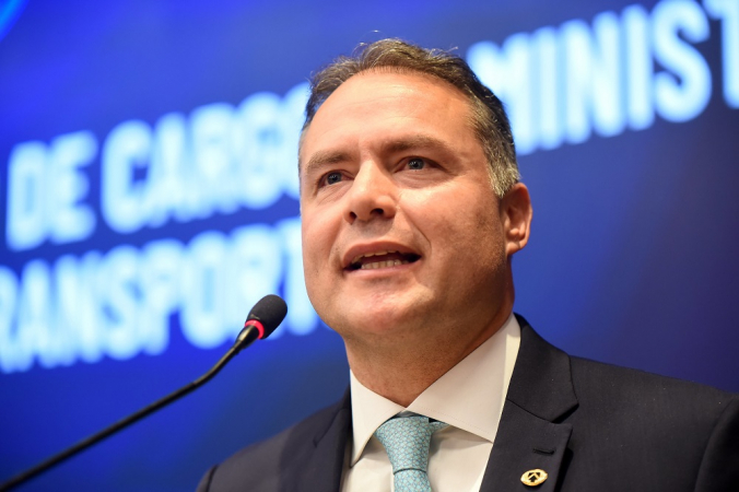 Governo Lula enfrenta desafio fiscal com altivez, diz Renan Filho