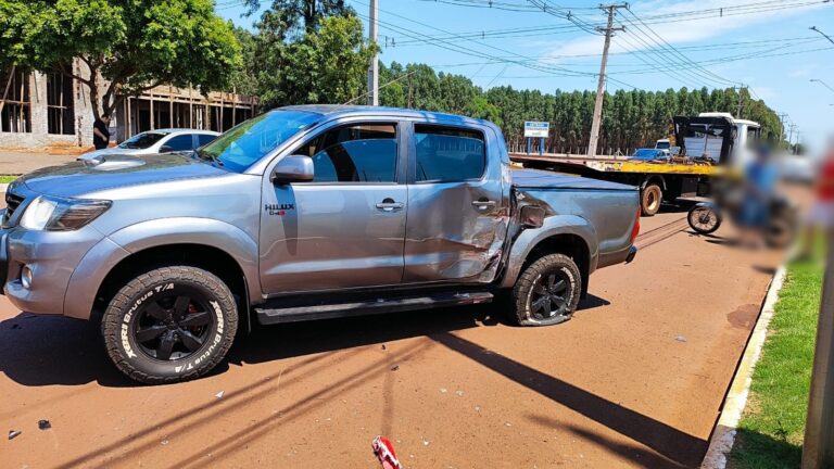 Caminhonete colide com caminhão em Nova Santa Rosa e roda na pista