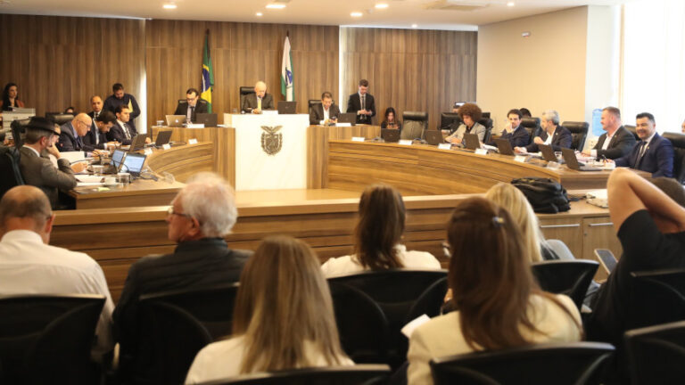 CCJ analisa propostas para reestruturação da governança em universidades e hospitais