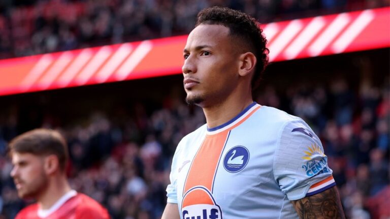 Ronald brilha e se destaca no Swansea City na Championship