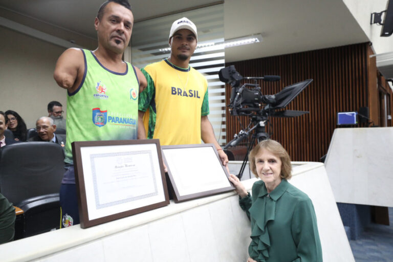 Assembleia concede homenagem a paratletas de Paranaguá por iniciativa da deputada Luciana Rafagnin