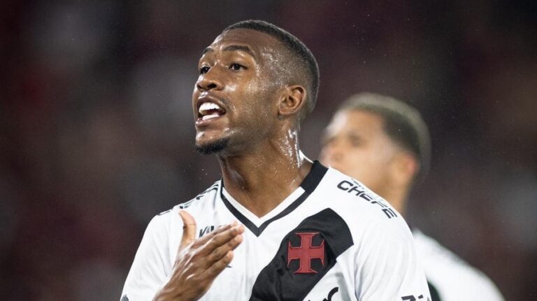 Bayern de Munique disputa contratação de Rayan com o Barcelona