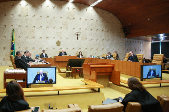 STF adia julgamento sobre vínculo empregatício de motoristas de aplicativos