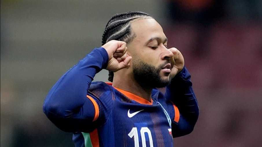 Memphis Depay brilha e assegura quase classificação da Holanda para a Copa de 2026