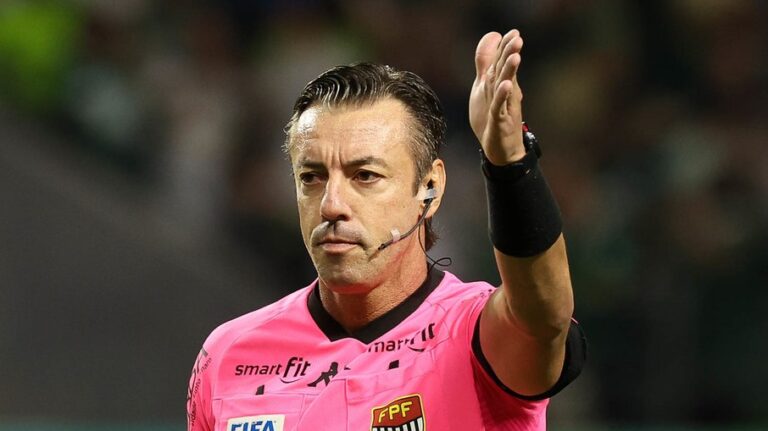 Arbitragem gera polêmica entre torcedores do Santos