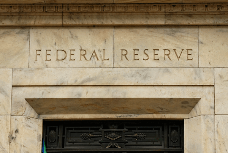 Divisão de visões sobre juros no Fed