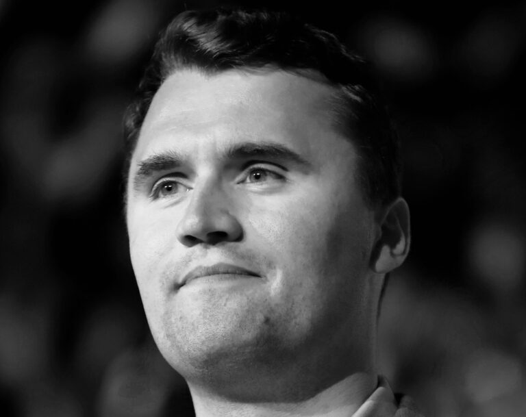 Discussão sobre doutrinação após assassinato de Charlie Kirk