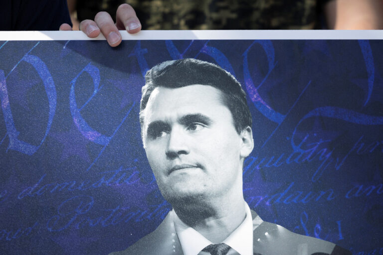 Câmara dos EUA homenageia ativista Charlie Kirk