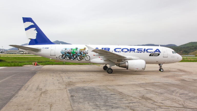 Avião da Air Corsica fica no ar 1 hora devido a controlador dormindo