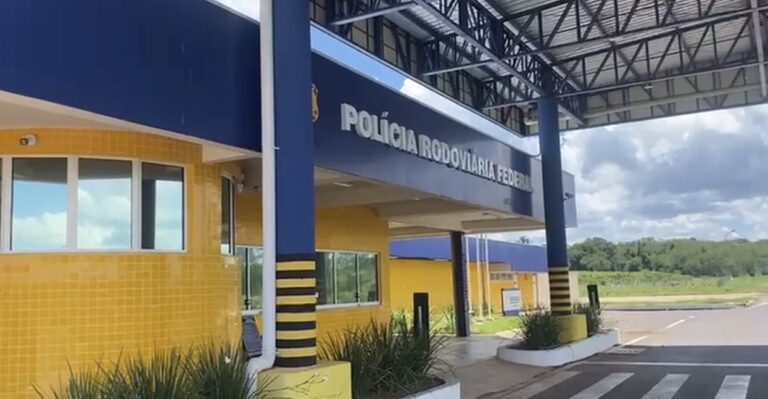 PRF apreende 320 quilos de maconha na BR-487