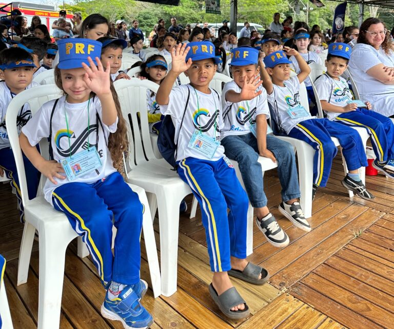 Formatura de 500 crianças no Projeto EDUCAR PRF 2025