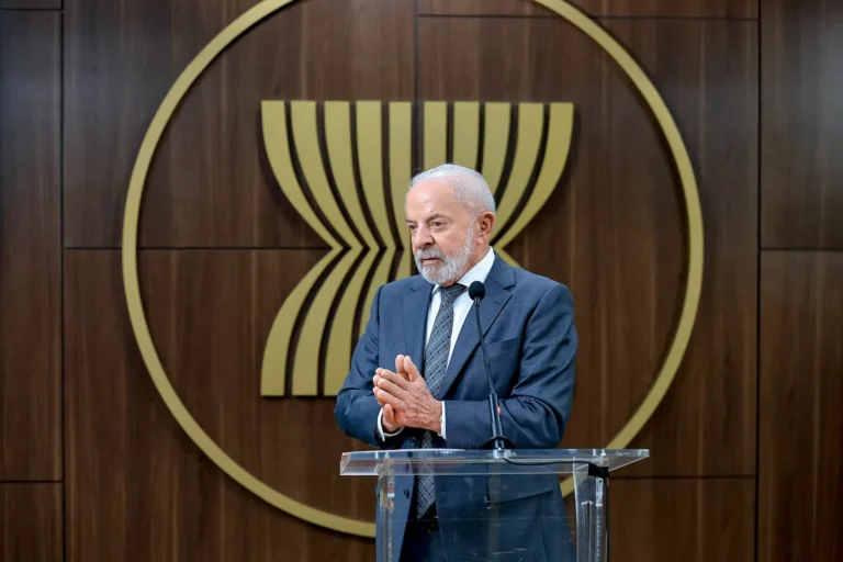 Lula convoca ministros para debater crise no Rio após megaoperação