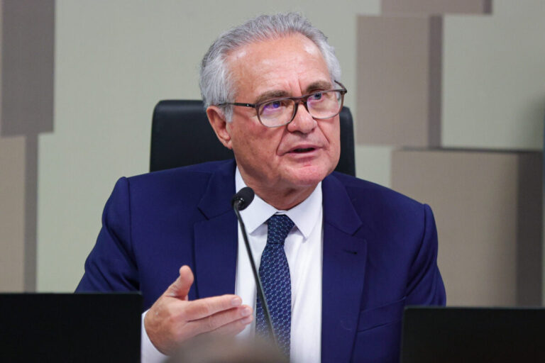 Renan critica jantar entre Derrite, Lira e Cunha no contexto do PL Antifacção