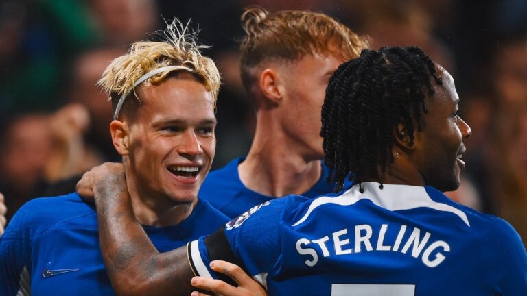 Mykhailo Mudryk troca futebol pelo atletismo