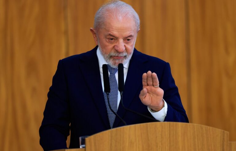 Lula sanciona lei para proteger crianças no ambiente digital
