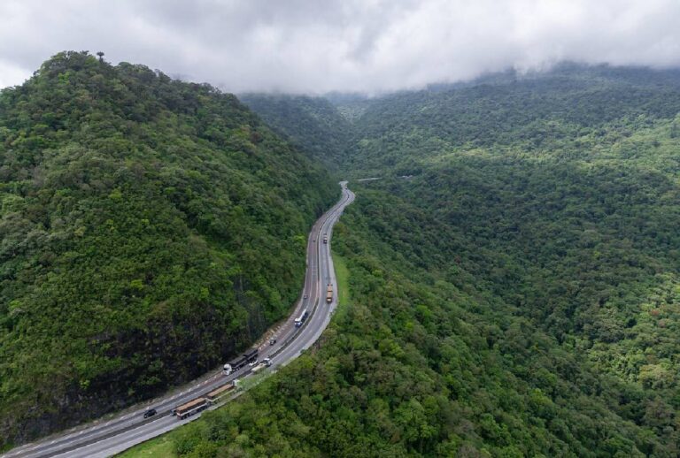 Interdição na BR-277 por obras impacta viagens no Paraná