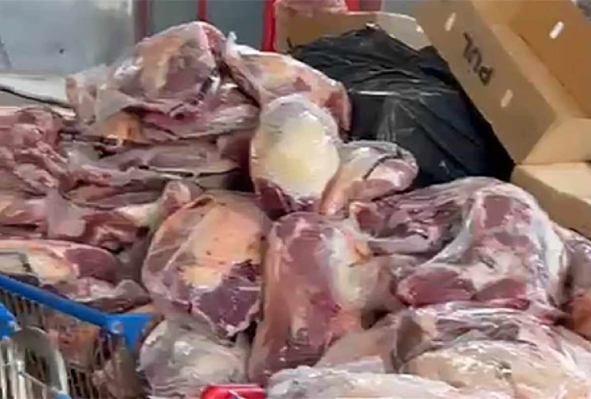 Carga de carne roubada é recuperada no Paraná