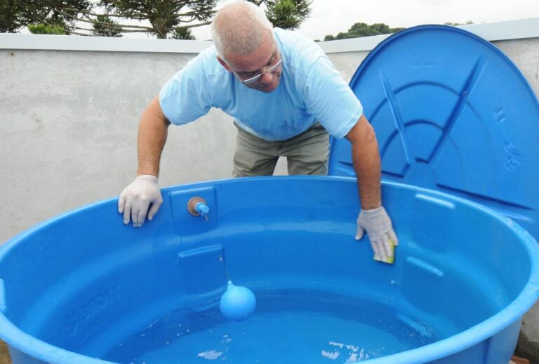 Guia prático para limpar a caixa d'água da sua casa na praia