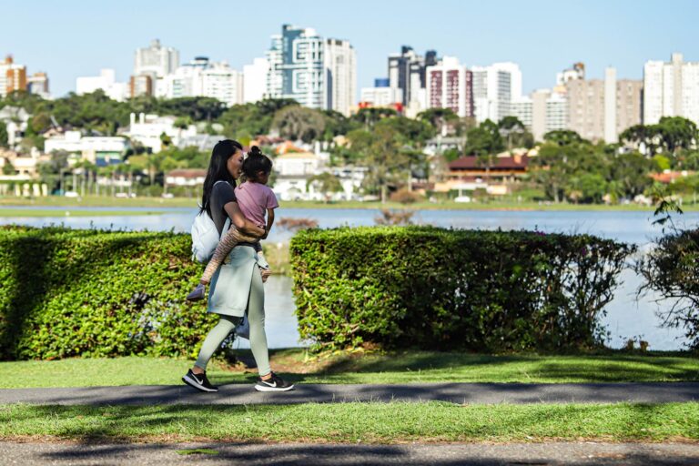 Sol marca o fim da semana após frente fria no Paraná