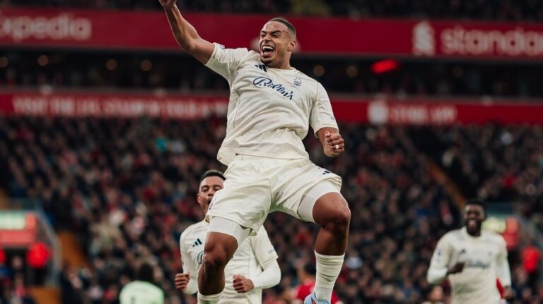 Murillo, ex-Corinthians, se destaca e atrai interesse de gigantes europeus