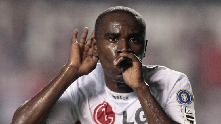 Homenagem a Felipe Massa no Morumbi após vice-campeonato