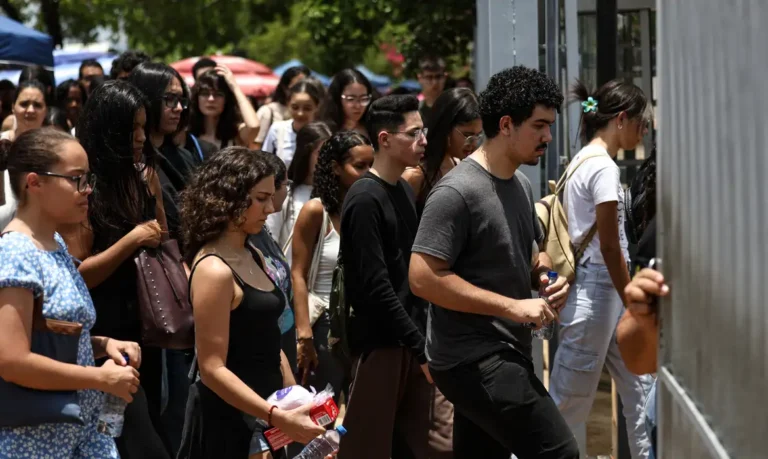 Candidatos avaliam Enem 2025 como longo, mas com questões fáceis