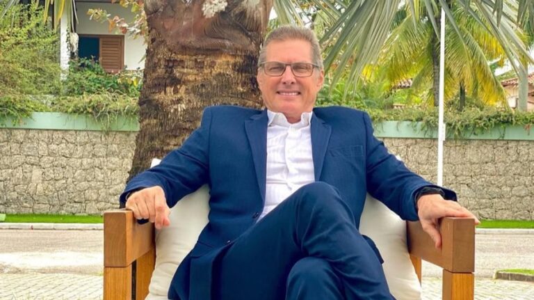 Carlinhos Bala critica Oswaldo por declarações sobre Ancelotti