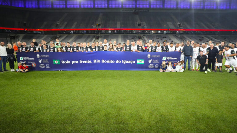 Partida solidária arrecada recursos para Rio Bonito do Iguaçu com ídolos do esporte