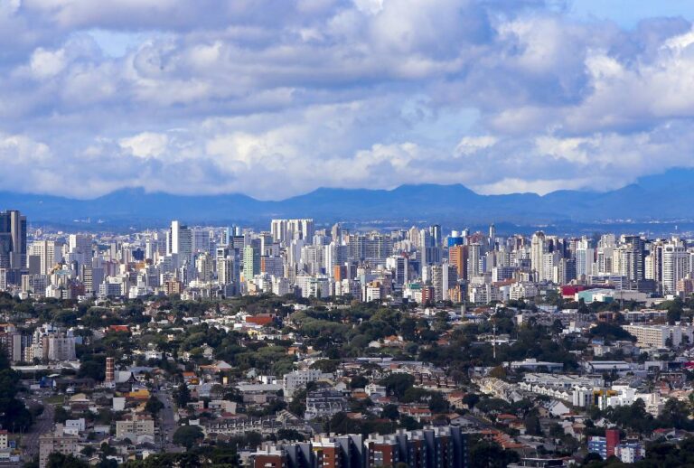 Copel realiza desligamento programado em quatro bairros de Curitiba