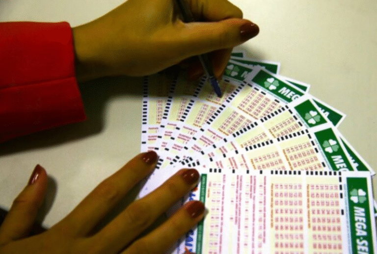 Morador do Paraná conquista prêmio principal da Loteria Federal