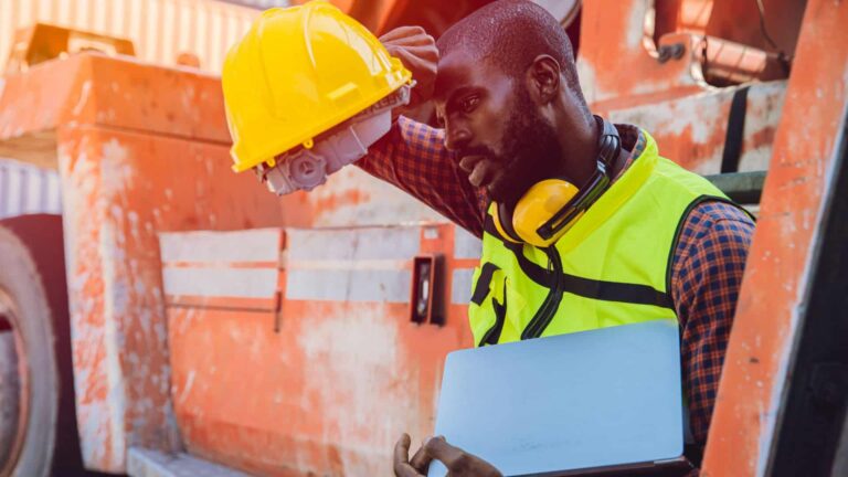 Riscos de ficar muito tempo em pé