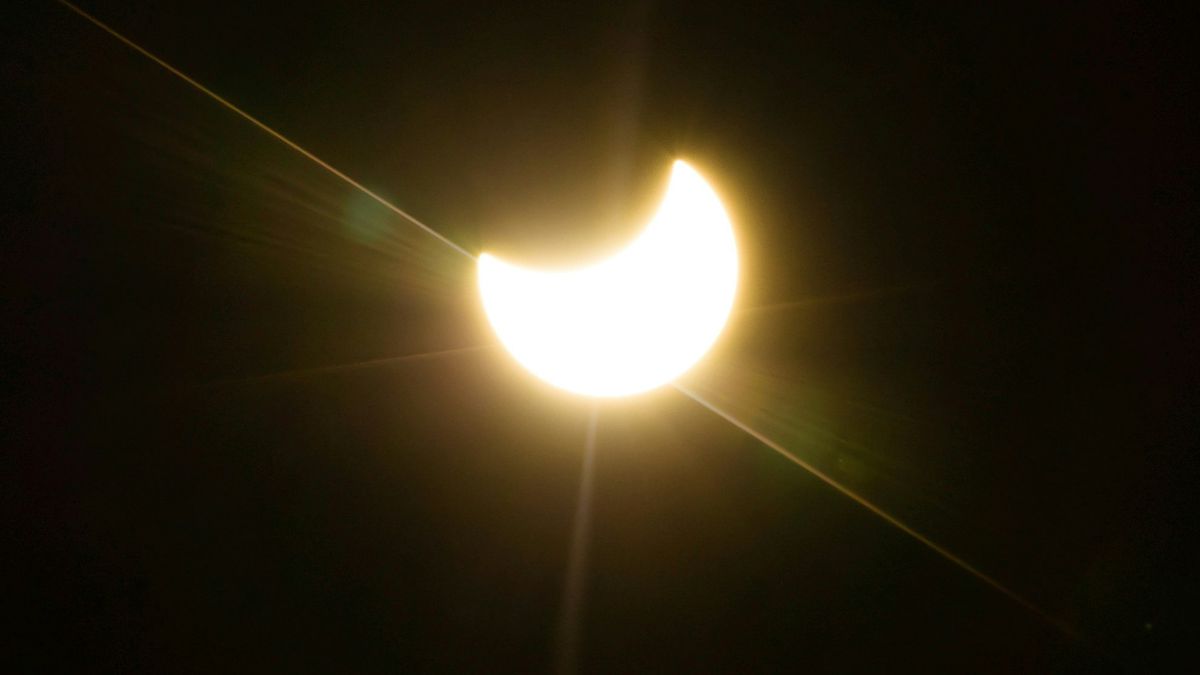 Eclipse solar parcial no domingo: o que esperar