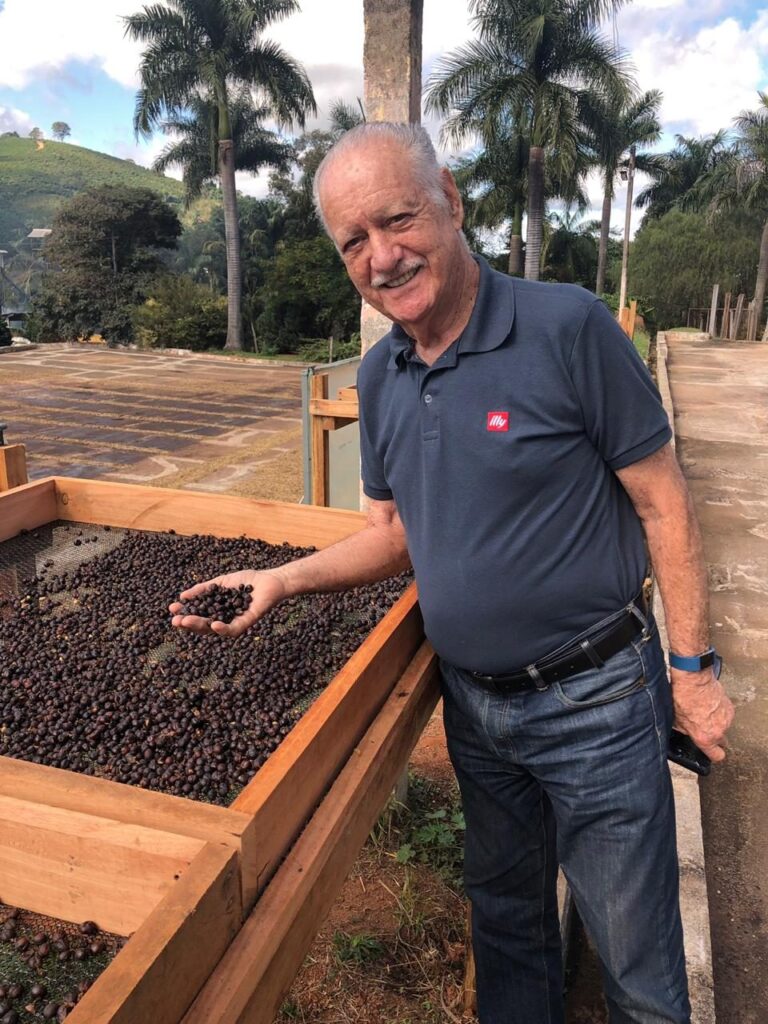 Concurso de qualidade dos cafés de origem da região de Pinhal