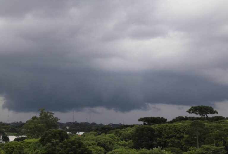 Alerta de tempestade para o Paraná nesta semana