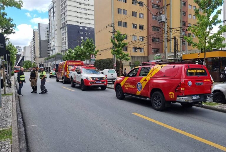 Mulher morre atropelada por ônibus durante treinamento em Curitiba