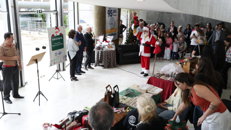 Feira de Natal de Microempreendedores é aberta pela Assembleia Legislativa