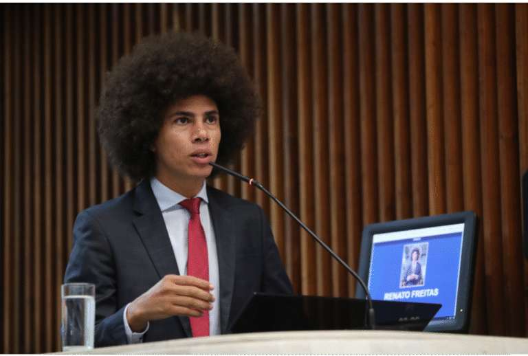 Deputado Renato Freitas admite uso de maconha e enfrenta pedido de cassação