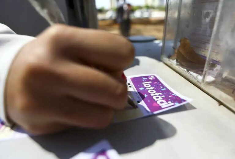 Premiação da Lotofácil 3529: veja quanto recebe