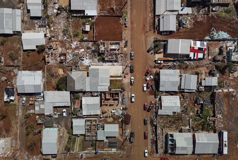 Rio Bonito do Iguaçu inicia a construção de 320 casas após tornado