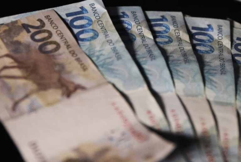 Projeção do salário mínimo para 2026 apresenta queda significativa