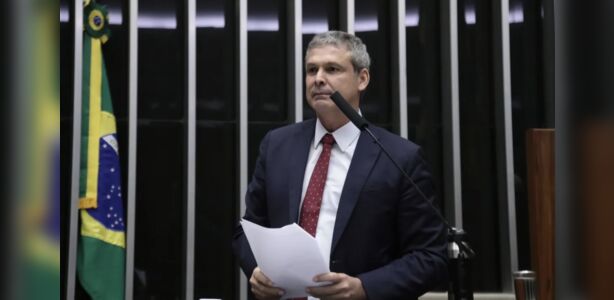Lindbergh critica projeto de anistia e fala sobre pacificação