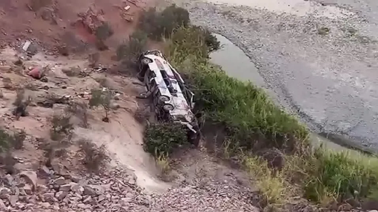 Tragédia no Peru: 37 mortos em acidente de ônibus