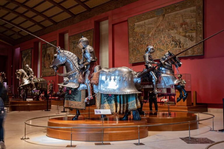 Cavaleiro medieval com crânio inusitado revela mistérios da história