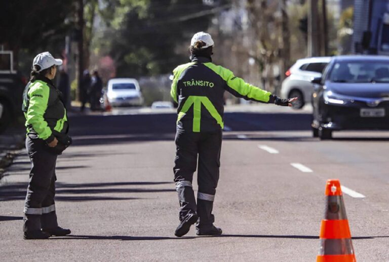 Trânsito em Curitiba terá bloqueios no fim de semana por eventos especiais